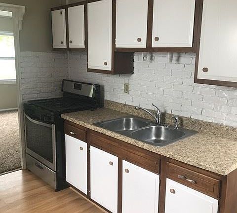 2nd image of 319 Roosevelt Ave