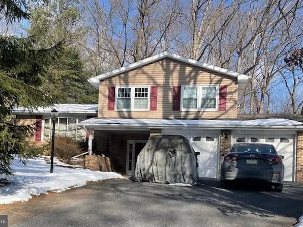 613 Old Farm Ln, State College, PA 16803