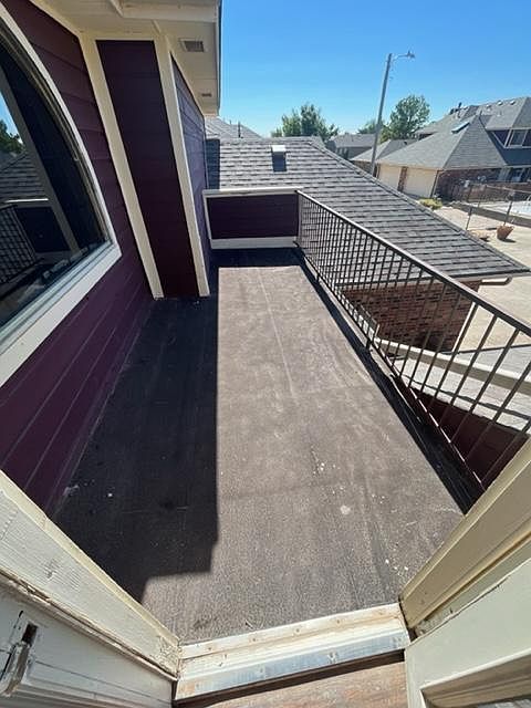 upstairs balcony/patio