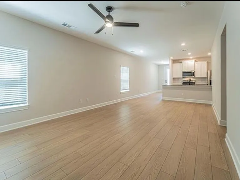 1204 Witherspoon Ln — Photo 11