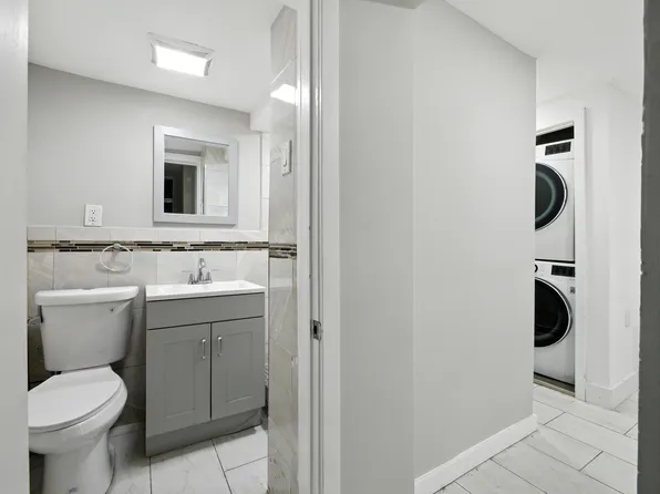 23 Westervelt Place image 3 of 14