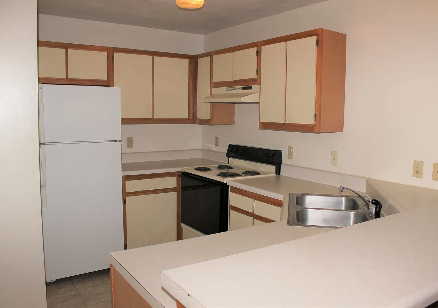 103 Collegiate Ct — Photo 4
