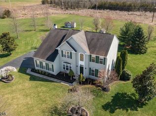 12 Sunflower Rd, Somerset, NJ 08873