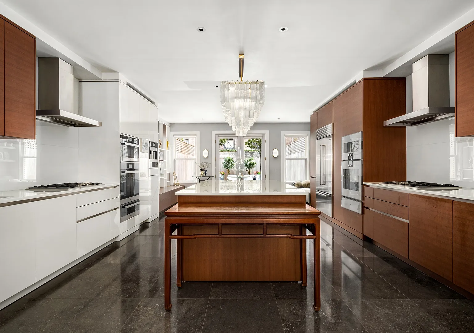 414 East 50th Street — Photo 3