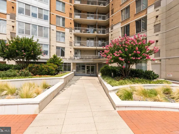 555 Massachusetts Ave NW APT 307, Washington, DC 20001