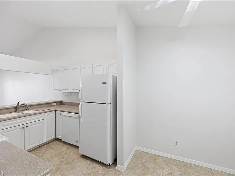 138 Pebble Shores Dr #201 — Photo 12