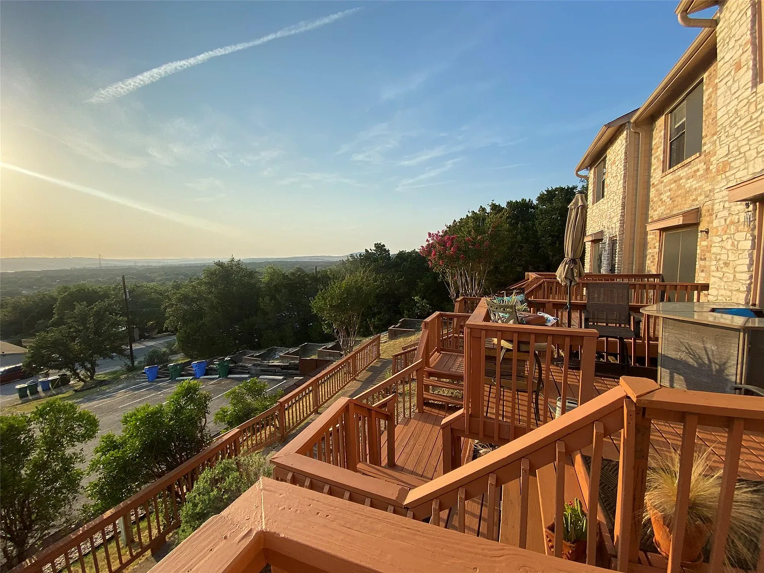 2 bed, 1.5 bath, 896 sqft, $1,325 — Photo 4