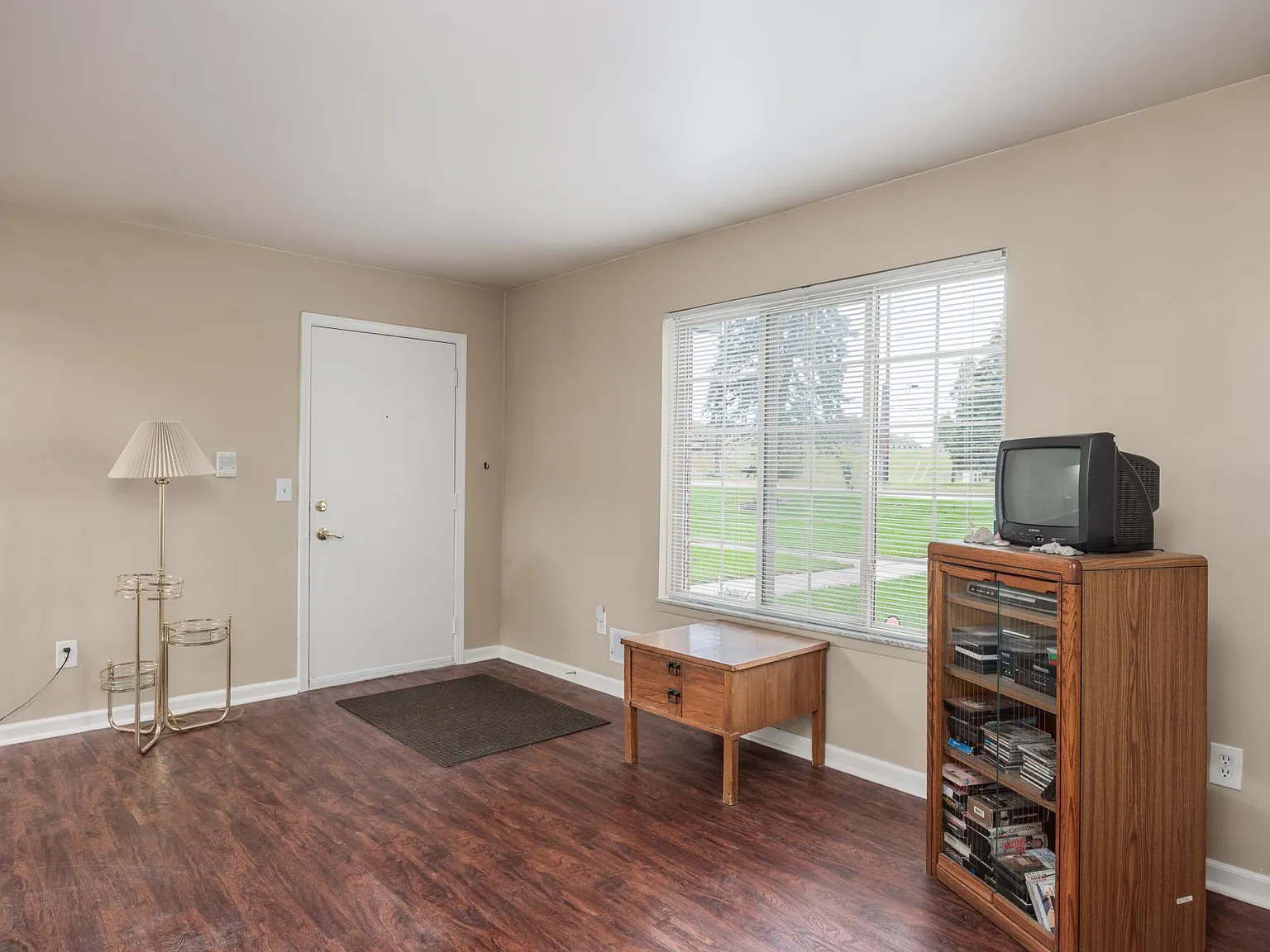 43992 Freeway Dr — Photo 3
