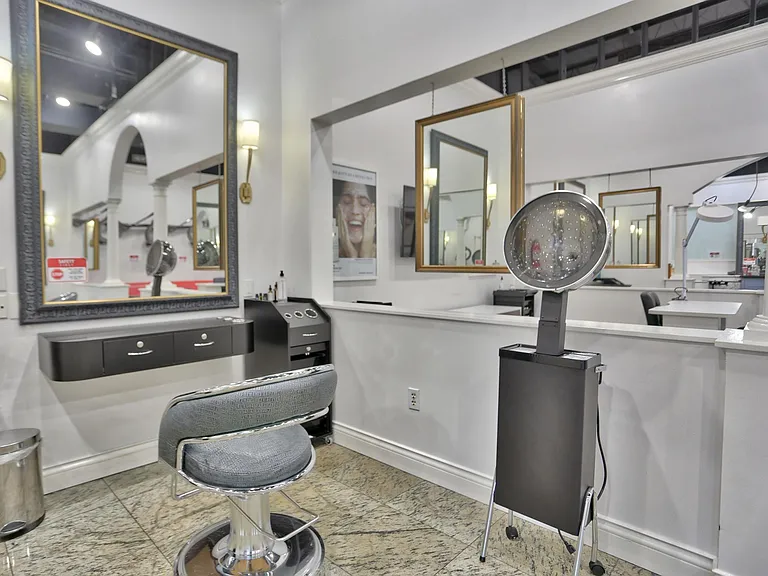 520 Biltmore Way — Photo 4