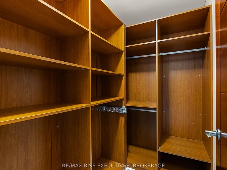 539 Armstrong Rd #516 — Photo 28