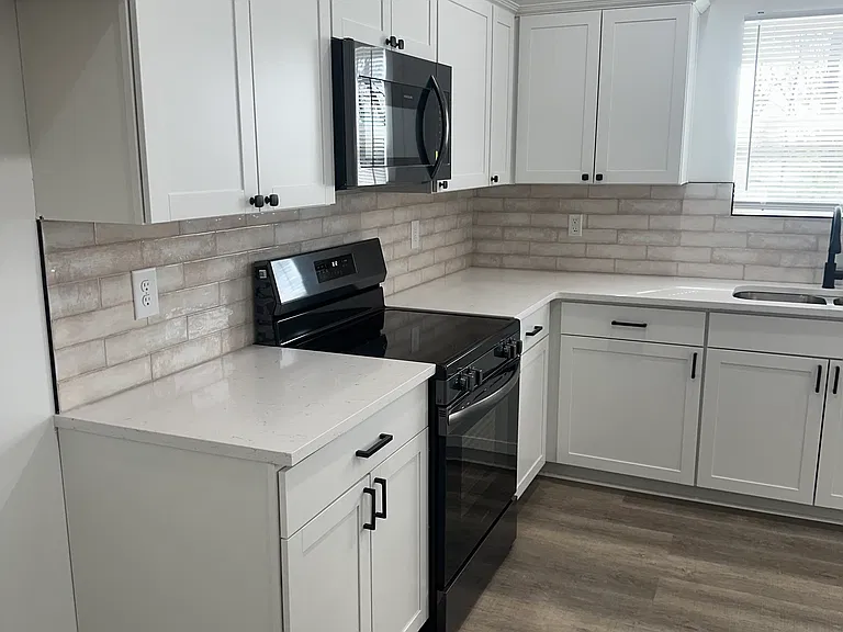 155 Ferguson St #155 — Photo 3