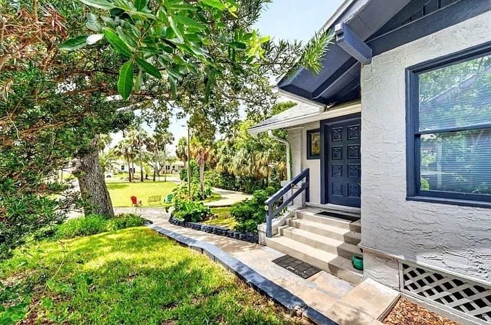 3 bed, 1873 sqft, $3,200 — Photo 3