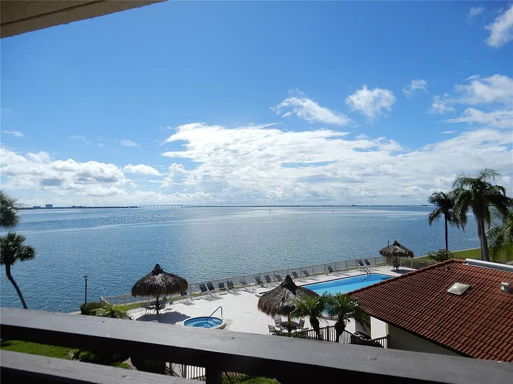 2 bed, 2.0 bath, 1040 sqft, $3,300 — Photo 1