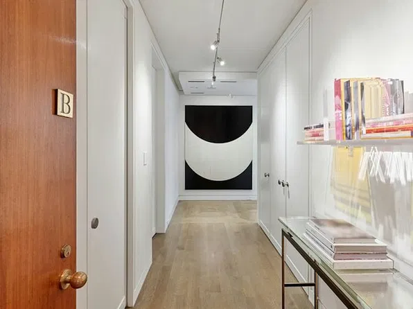 15 W 53rd St #19B, New York, NY 10019