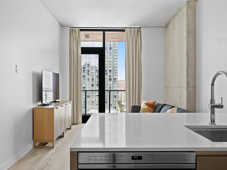 610 Davis St #2010 — Photo 3