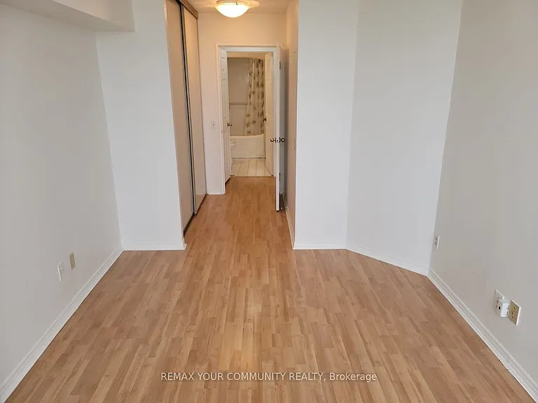 7 Bishop Ave #1606 — Photo 20