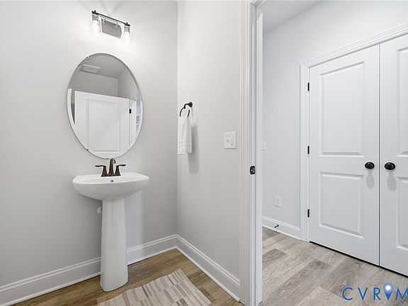 5th image of 105 Axton Ln