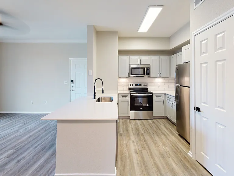 Lakeline Villas — Photo 49