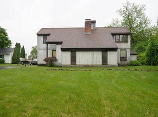 2 Meeting House Rd, Lincoln, RI 02865