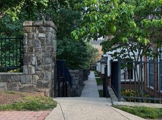 4463A Beacon Grove Cir #702A, Fairfax, VA 22033