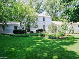 319 Crescent Dr, Lake Bluff, IL 60044