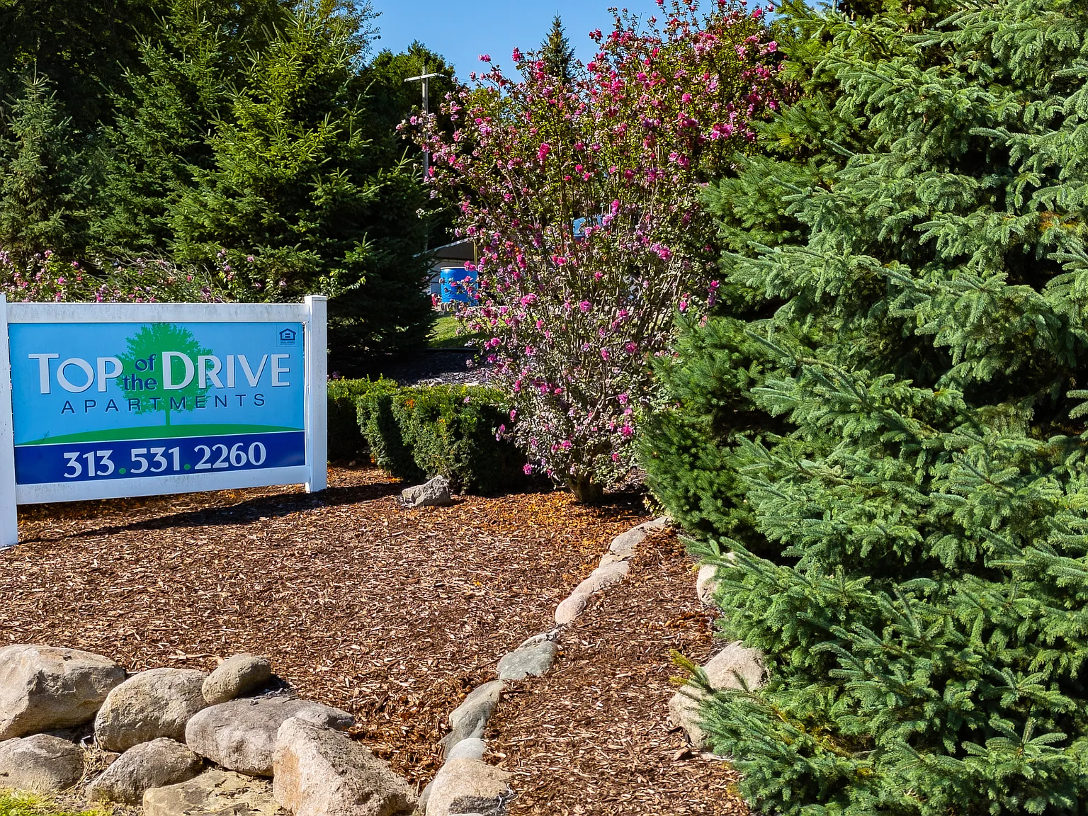 Top of The Drive Apartments — Photo 3