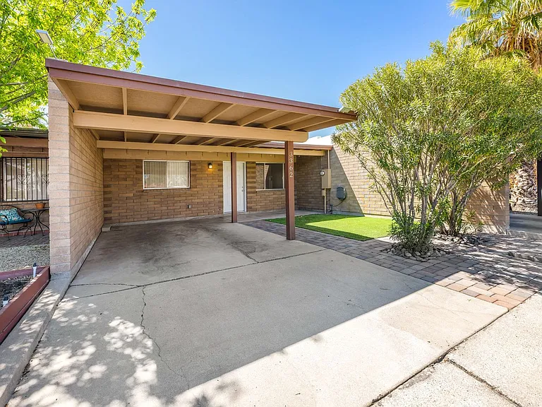 3362 E Fort Lowell Rd — Photo 2