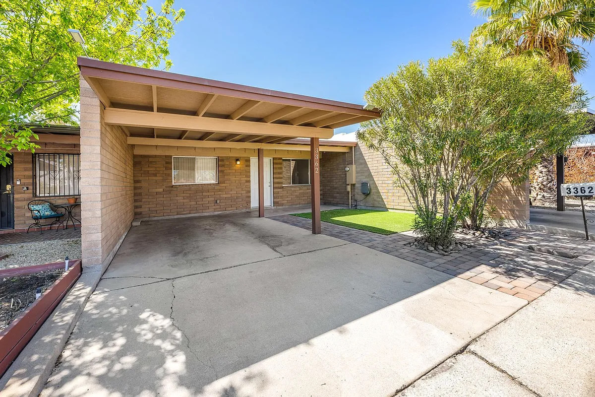 Building Photo - 3362 E Fort Lowell Rd