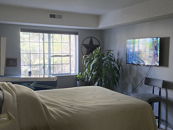 5th image of 865 37th Ave NW Unit C