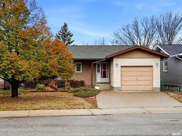 159 McInnis Crescent, Regina, SK S4R 3E9