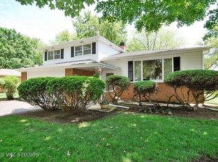 5S281 Glenoban Dr, Naperville, IL