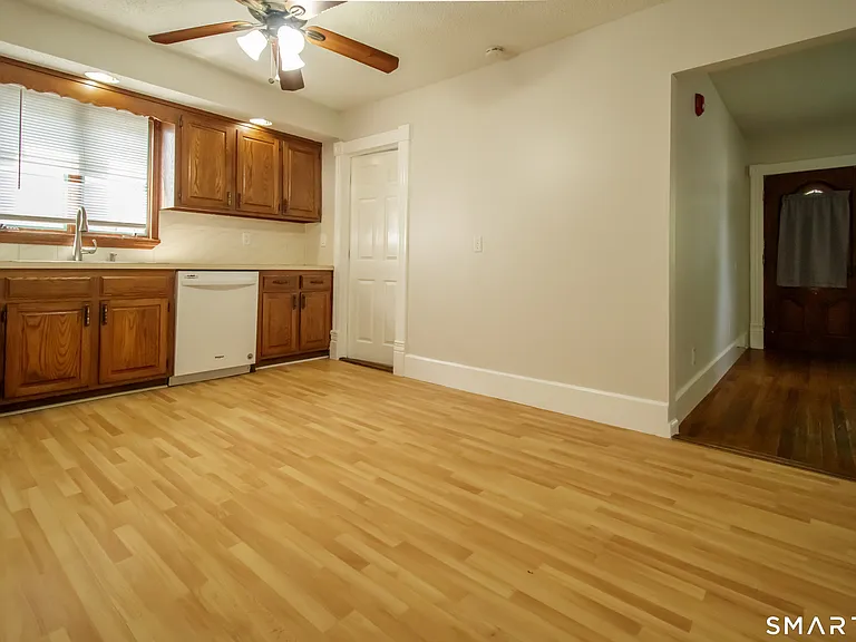 13 Ingraham Pl — Photo 17