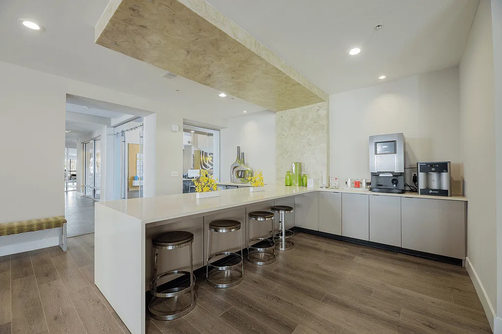 Maple District Lofts — Photo 2