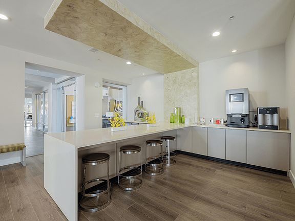 2nd image of 5415 Maple Ave APT 131
