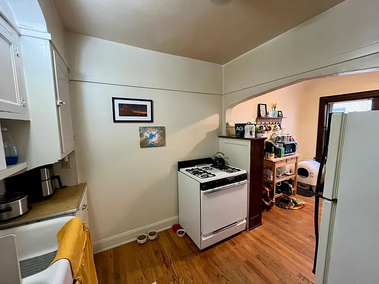 4468 N Oakland Ave — Photo 9