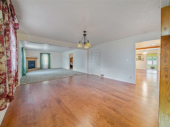 3rd image of 521 N 5th St