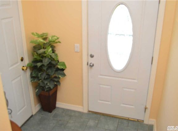 3rd image of 224 Maplecrest Dr