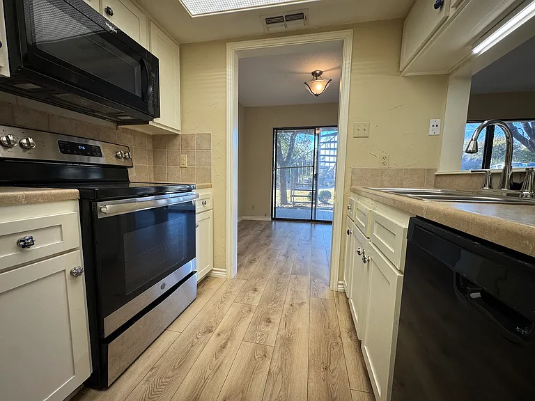 1121 Signal Ridge Pl — Photo 15