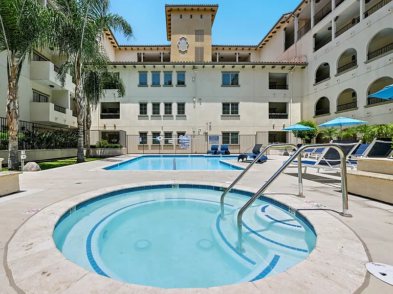 The Montecito — Photo 40