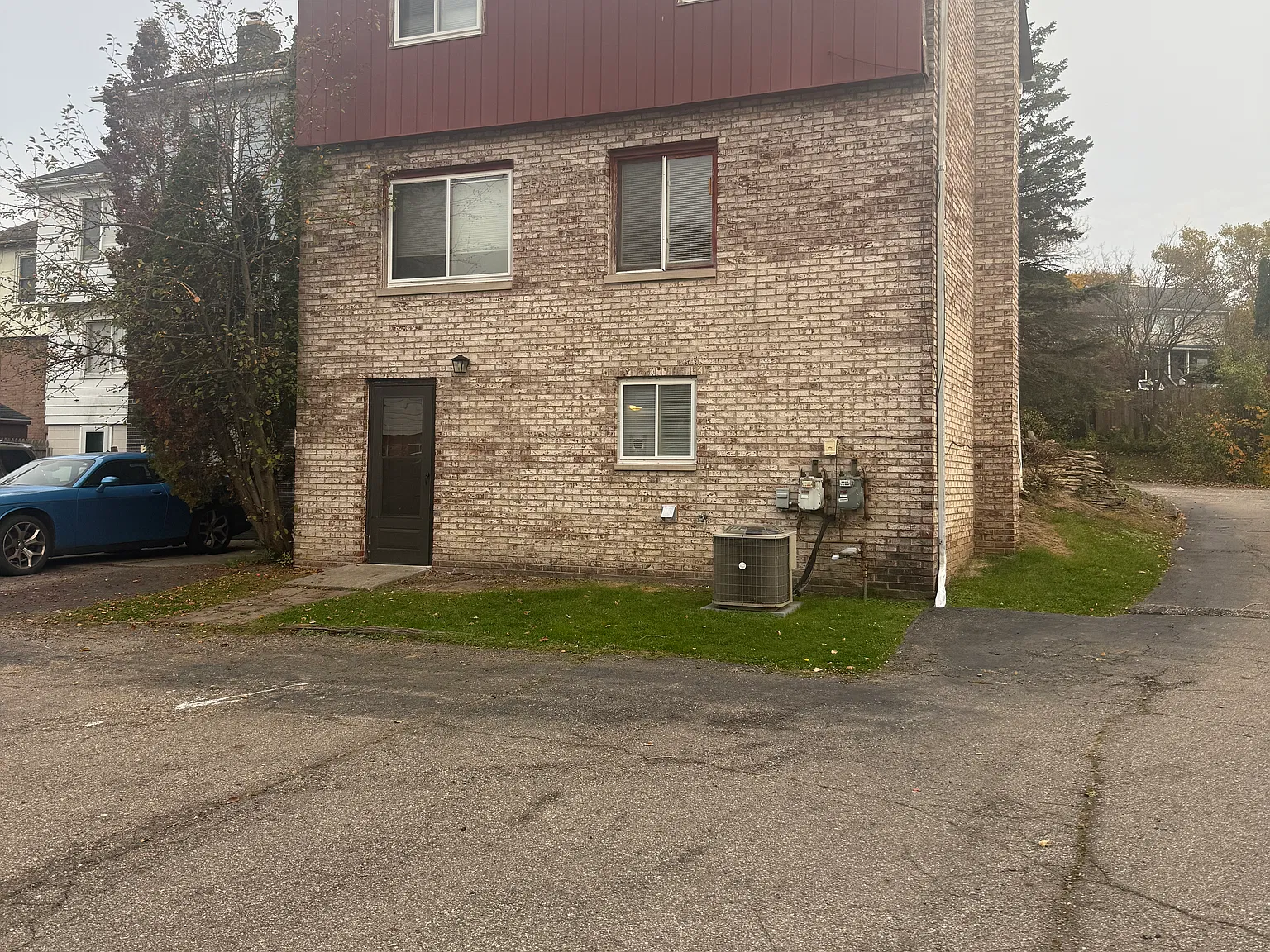 3 bed, 1250 sqft, $1,300 — Photo 3