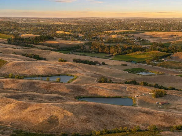 1002 Henry Road, Napa, CA 94559
