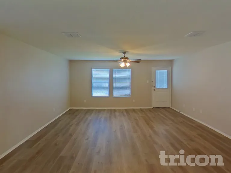 758 Bayonet St — Photo 2