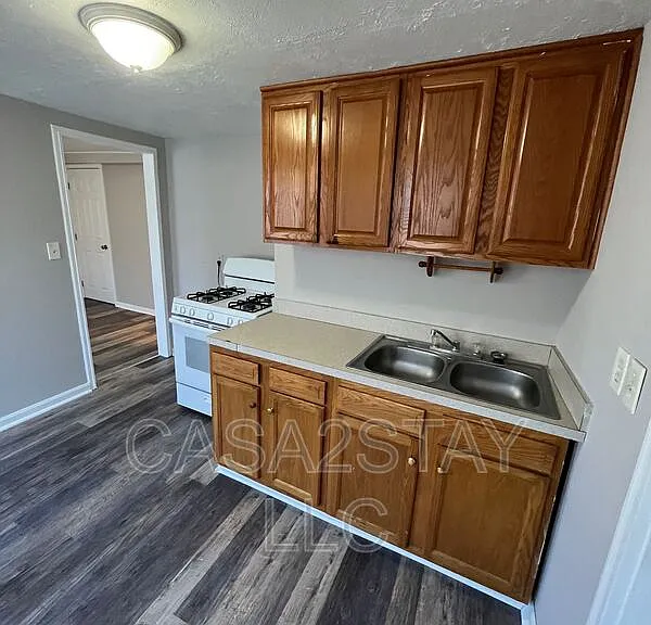 1528 Alma Ave #2 — Photo 2