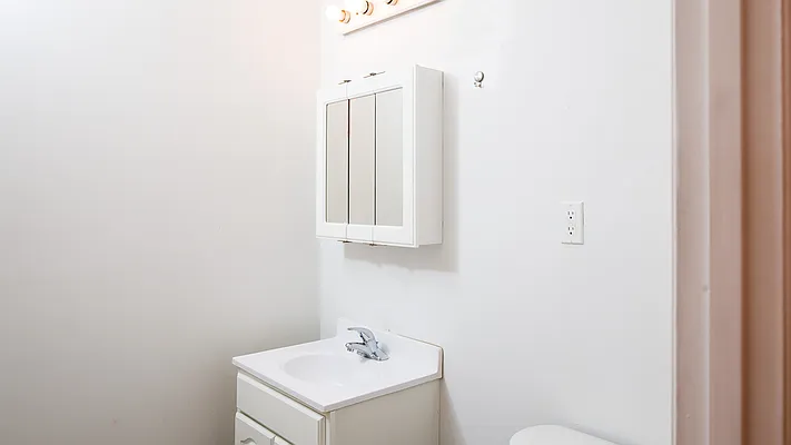 Rented by Nooklyn NYC LLC | media 16