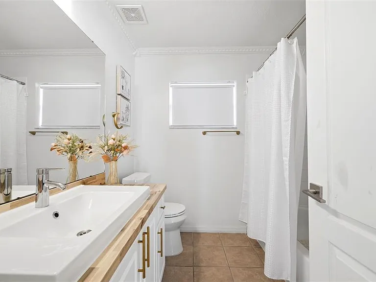 2210 Towering Oaks Cir — Photo 29
