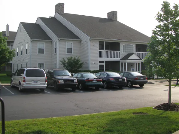 2652 S Knightsbridge Cir, Ann Arbor, MI 48105