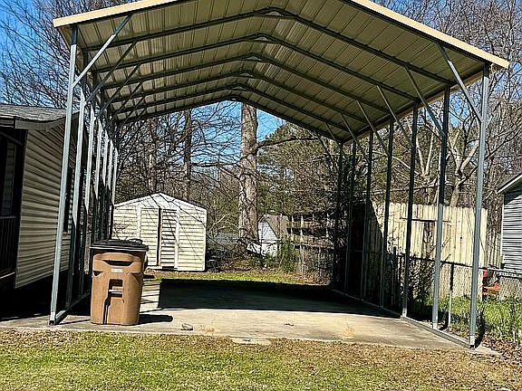 4th image of 425 Ponder Dr SE