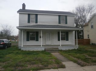 211 Brinley St, Benton, IL 62812