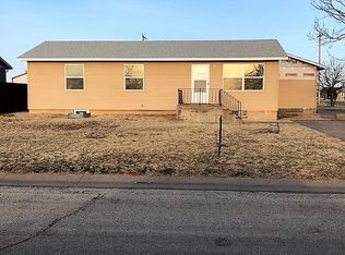301 S 3rd St, Wakeeney, KS 67672