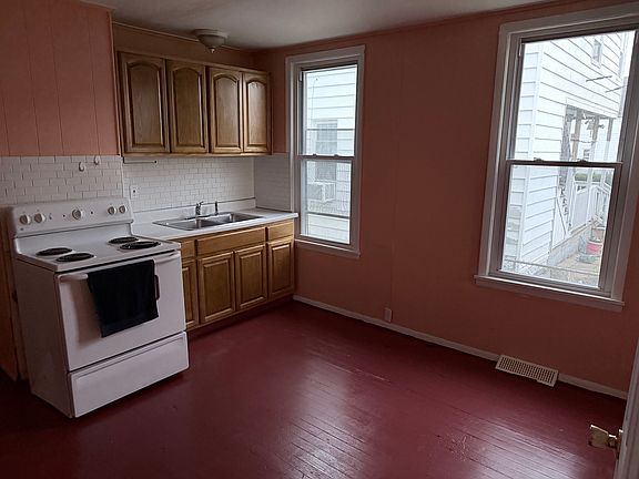 3rd image of 1755 Avenue A APT 1